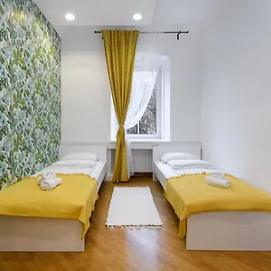  Hostal Royal Rooms***